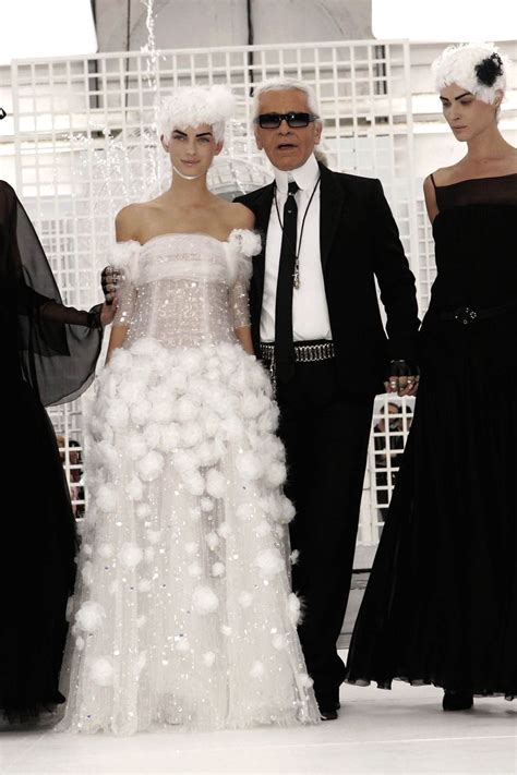 signature lagerfeld chanel look|karl Lagerfeld couture show.